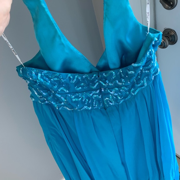 Betsey Johnson Sequin Halter Formal Dress Prom Size 8 - Picture 4 of 5